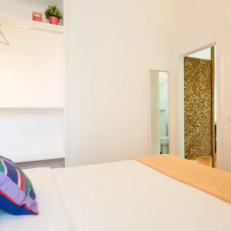 Apartman Beautiful Small Penthouse With Air Conditioner!