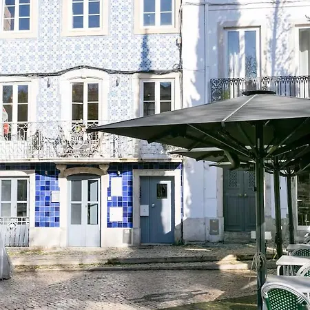 Beautiful Small Penthouse With Air Conditioner! Appartement Lisboa