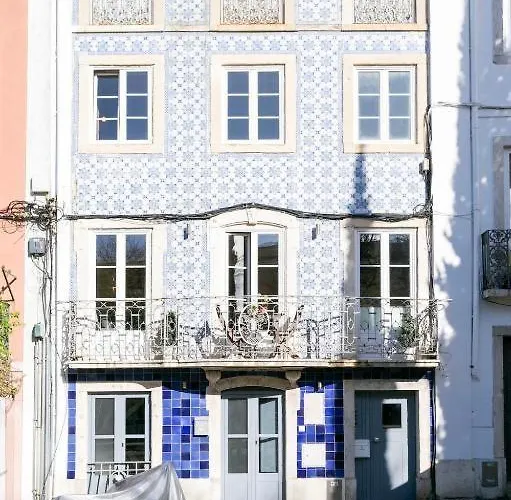 شقة Beautiful Small Penthouse With Air Conditioner! Lisboa